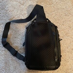 Boundary supply sling bag
